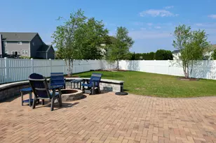 10052 Pearwood Dr, Saint John, IN 46373 - Photo 4