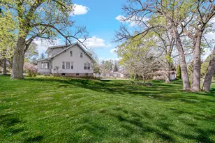 415 Elmhurst St, Valparaiso, IN 46385 - Photo 2