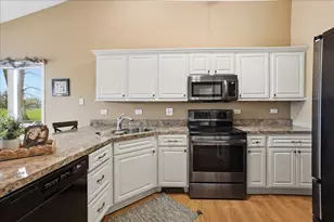 6991 Waxwing Cir, Hobart, IN 46342 - Photo 10