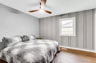 3146 Marion St, Hobart, IN 46342 - Photo 8