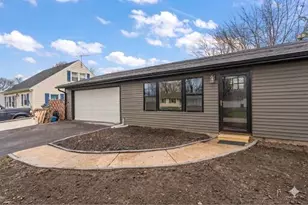 611 Old Forge Rd, Valparaiso, IN 46385 - Photo 2
