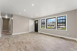 611 Old Forge Rd, Valparaiso, IN 46385 - Photo 4