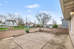 9241 Monix Dr, Saint John, IN 46373 - Photo 16