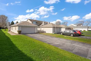 823 Spruce Ln, Schererville, IN 46375 - Photo 24