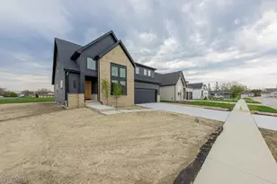 9523 Hook St, Highland, IN 46322 - Photo 2