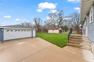 217 W 40th Pl, Griffith, IN 46319 - Photo 22