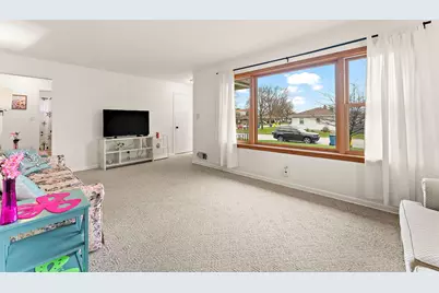 217 W 40th Place, Griffith, IN 46319 - Photo 4