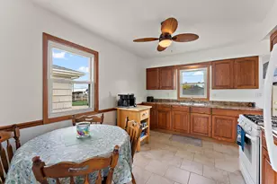 217 W 40th Pl, Griffith, IN 46319 - Photo 6