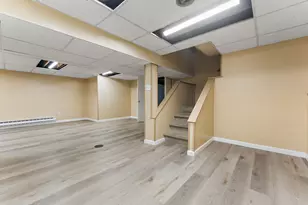 217 W 40th Pl, Griffith, IN 46319 - Photo 16