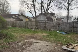 307 McKinley St, Kouts, IN 46347 - Photo 6