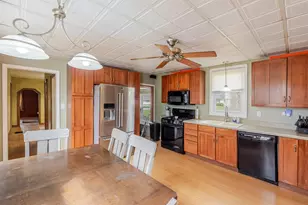 2402 Linda Rd, Valparaiso, IN 46383 - Photo 4