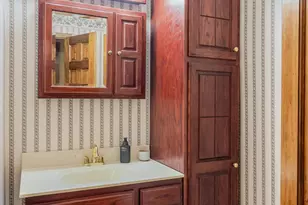 2402 Linda Rd, Valparaiso, IN 46383 - Photo 16