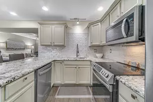 545 N Oakwood St, Griffith, IN 46319 - Photo 6