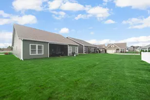 499 Cherrywood Ln, Chesterton, IN 46304 - Photo 26