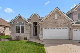 2324 Waterford Cir E, Schererville, IN 46375 - Photo 2