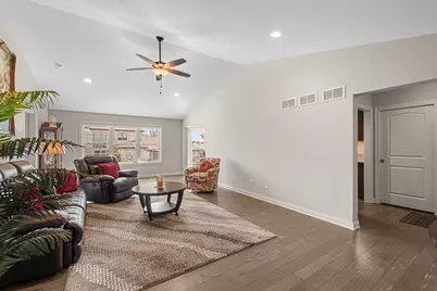 2324 Waterford Circle E, Schererville, IN 46375 - Photo 8