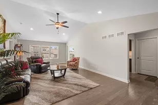 2324 Waterford Cir E, Schererville, IN 46375 - Photo 8