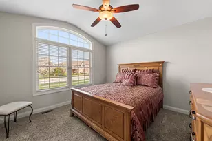 2324 Waterford Cir E, Schererville, IN 46375 - Photo 4