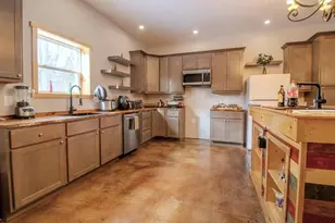 118 E Whipple Rd, Winamac, IN 46996 - Photo 4