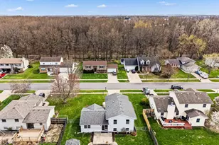 1412 Essex Dr, Chesterton, IN 46304 - Photo 2