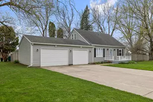 1102 W 14th St, La Porte, IN 46350 - Photo 2
