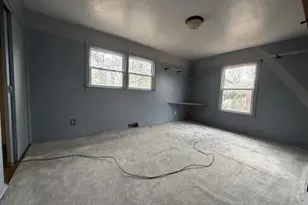 1000 E 61st Pl, Merrillville, IN 46410 - Photo 8