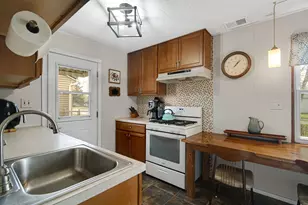 1330 W 1st Pl, Hobart, IN 46342 - Photo 6