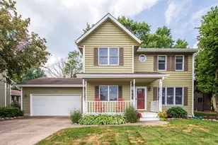 910 Read Dr, Chesterton, IN 46304 - Photo 1