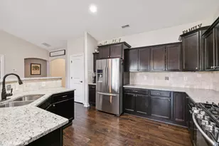 3008 Winter Garden Dr, Valparaiso, IN 46385 - Photo 8