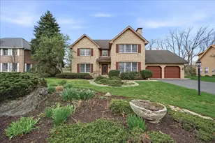 404 Westchester Ln, Valparaiso, IN 46385 - Photo 2