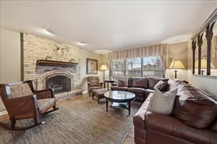 404 Westchester Ln, Valparaiso, IN 46385 - Photo 6