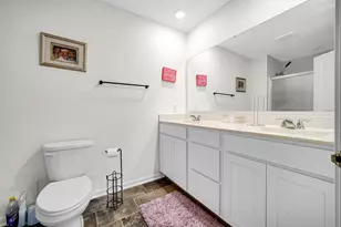 209 Aviana Ave, Hobart, IN 46342 - Photo 8