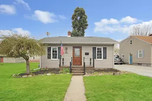 805 E Jefferson Ave, La Porte, IN 46350 - Photo 2
