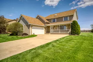 9179 Franklin Dr, Saint John, IN 46373 - Photo 2