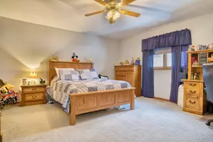 9179 Franklin Dr, Saint John, IN 46373 - Photo 14