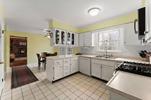 2007 Sherwood Dr, Valparaiso, IN 46385 - Photo 12