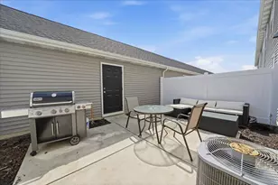 1043 E 117th Ln, Crown Point, IN 46307 - Photo 16