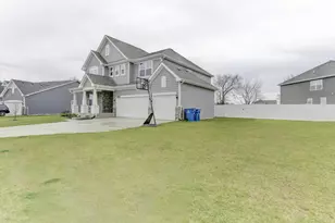 11429 Clyde Dr, Crown Point, IN 46307 - Photo 8