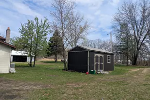 9320 E Division Rd, Knox, IN 46534 - Photo 10
