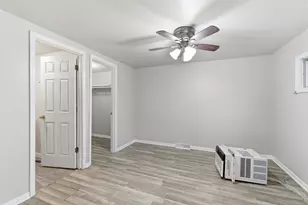 952 Willard St, Gary, IN 46404 - Photo 8