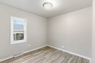 952 Willard St, Gary, IN 46404 - Photo 10