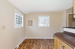 407 Dallas St, Gary, IN 46406 - Photo 8