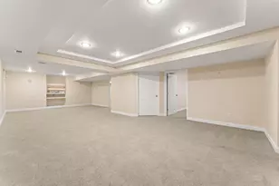 228 W Papillon Dr, Valparaiso, IN 46385 - Photo 28