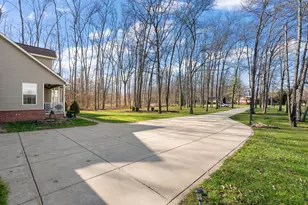 228 W Papillon Dr, Valparaiso, IN 46385 - Photo 48