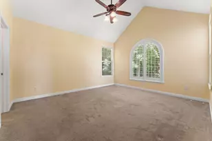 228 W Papillon Dr, Valparaiso, IN 46385 - Photo 16