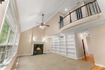 228 W Papillon Drive, Valparaiso, IN 46385 - Photo 4