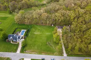 228 W Papillon Dr, Valparaiso, IN 46385 - Photo 54