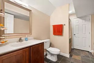 228 W Papillon Dr, Valparaiso, IN 46385 - Photo 32