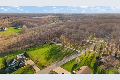 228 W Papillon Drive, Valparaiso, IN 46385 - Photo 54