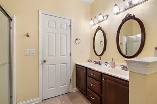 228 W Papillon Dr, Valparaiso, IN 46385 - Photo 18